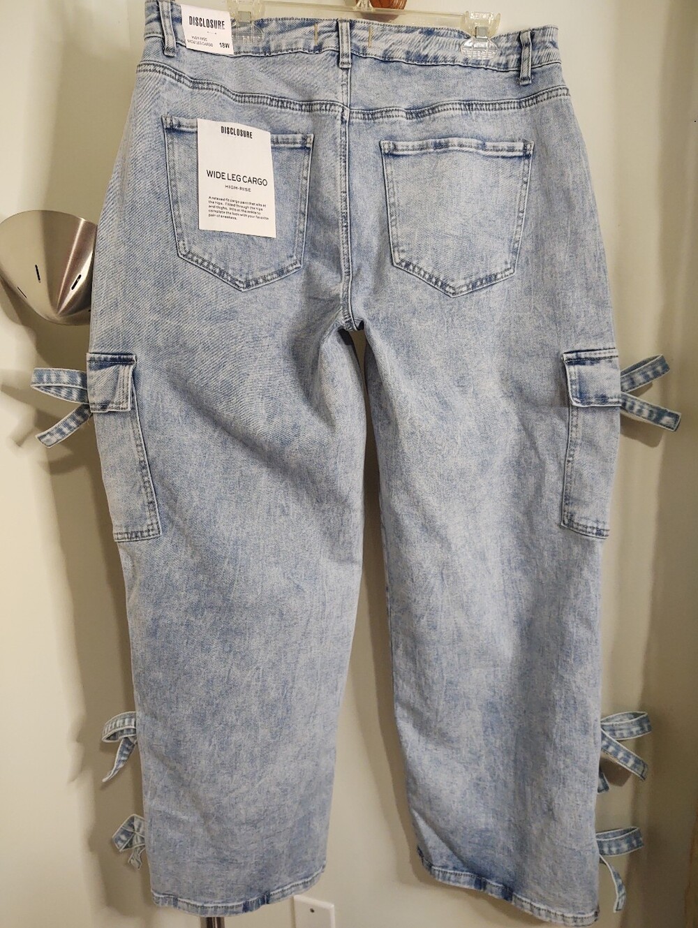 Disclosure Light Wash Cargo Jeans with Side Bow Details 20W - Picture 2 of 11